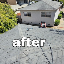 Unbelievable-roof-cleaning-in-Palos-Verdes-Algae-GONE 3